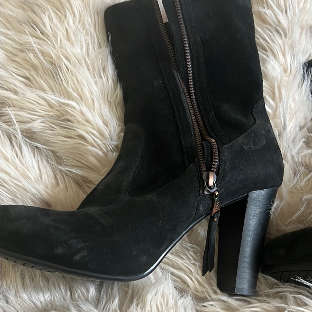 UGG Elegant Black Women's Ankle boots leather size 9